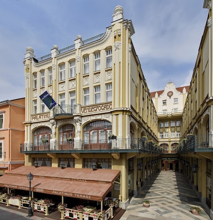 Exterior. Palatinus Grand Hotel