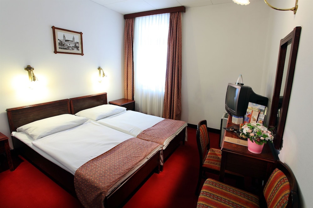 Hotel Palatinus by null