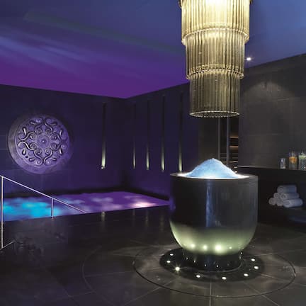 3 indoor pools, outdoor pool, open 7:00 AM to 9:00 PM, sun loungers