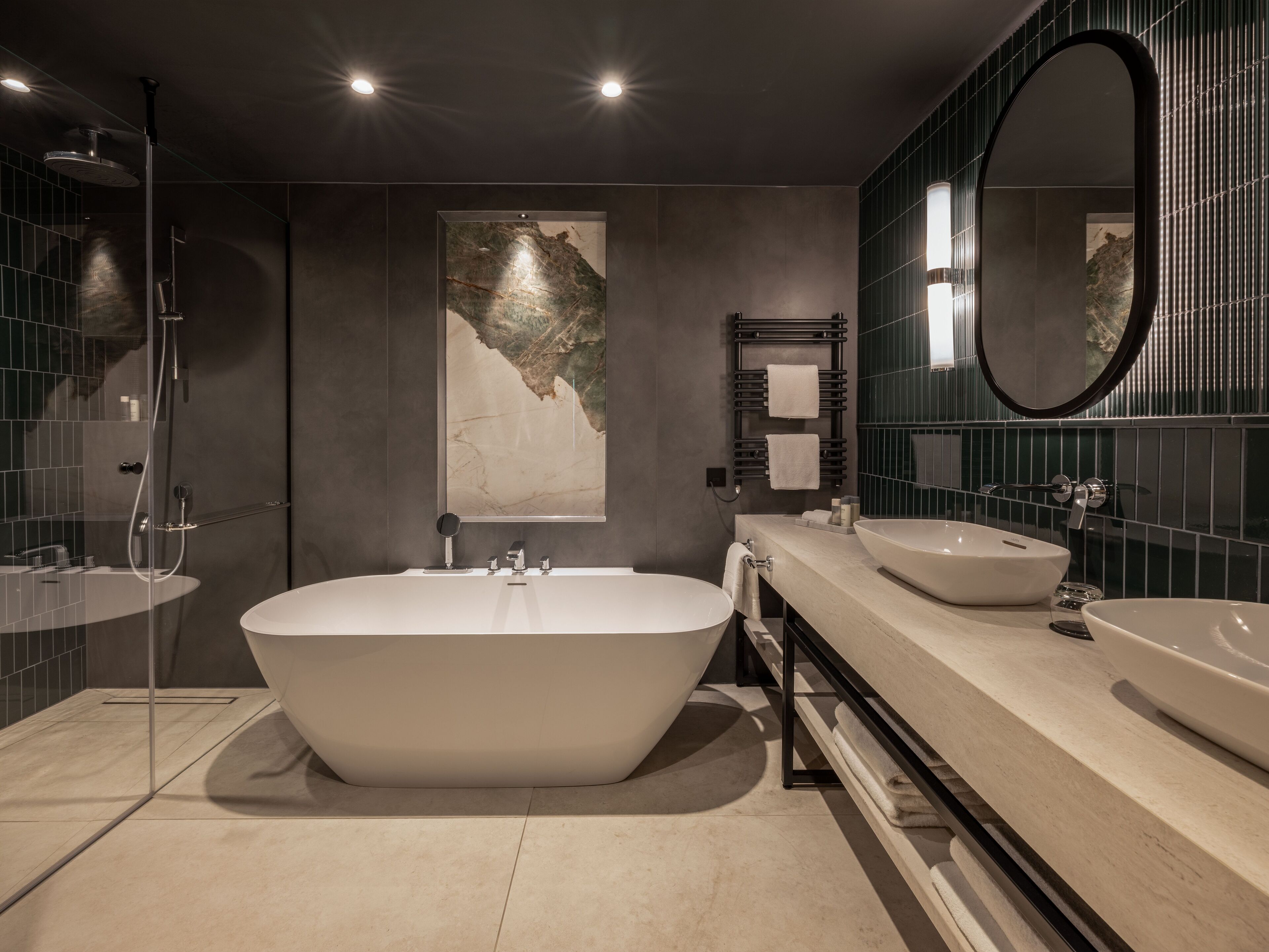 golfside signature suite | bathroom | free toiletries, hair dryer, bathrobes, slippers