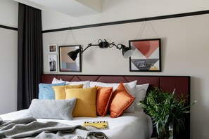 Premium bedding, in-room safe, desk, iron/ironing board