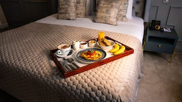 Breakfast, dinner served; international cuisine, garden views