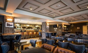 Gastropub, vistas para o jardim, aberto todos os dias