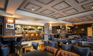 Gastropub, Blick auf den Garten, täglich geöffnet