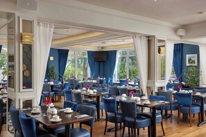 Daily full breakfast (EUR 19.95 per person) - The Sandymount Hotel (Dublin)