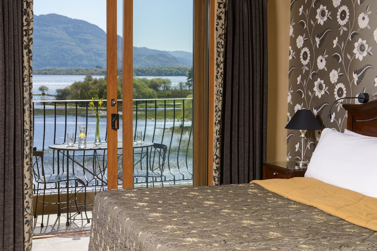 deluxe double or twin room, lake view | view from room