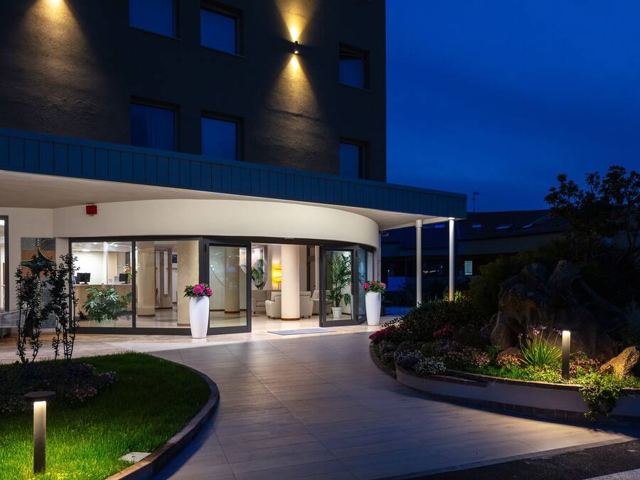 Pintu masuk properti