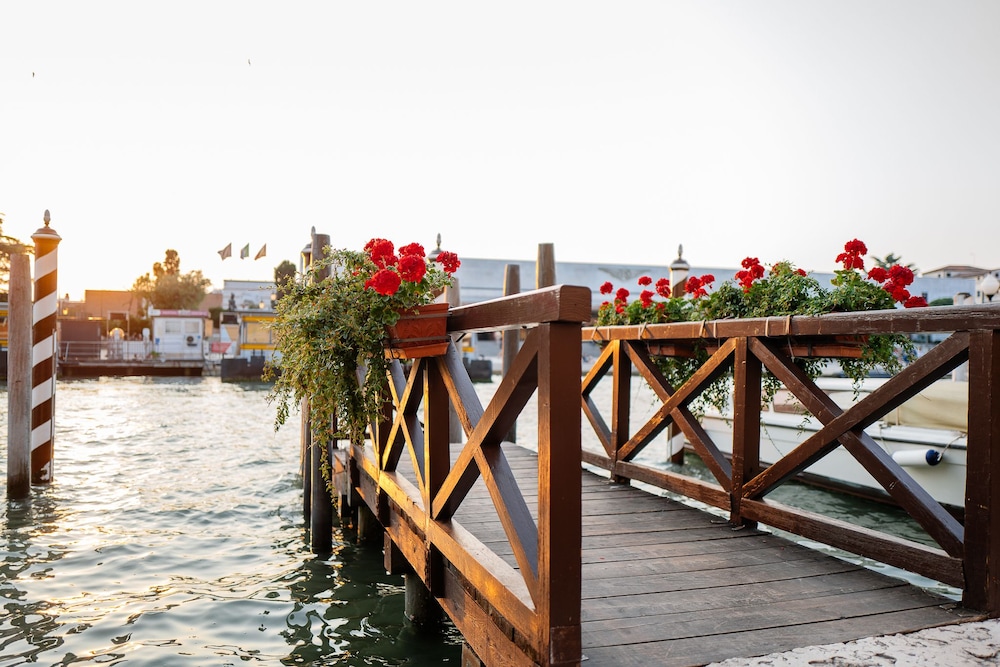 Hotel Carlton on the Grand Canal by null