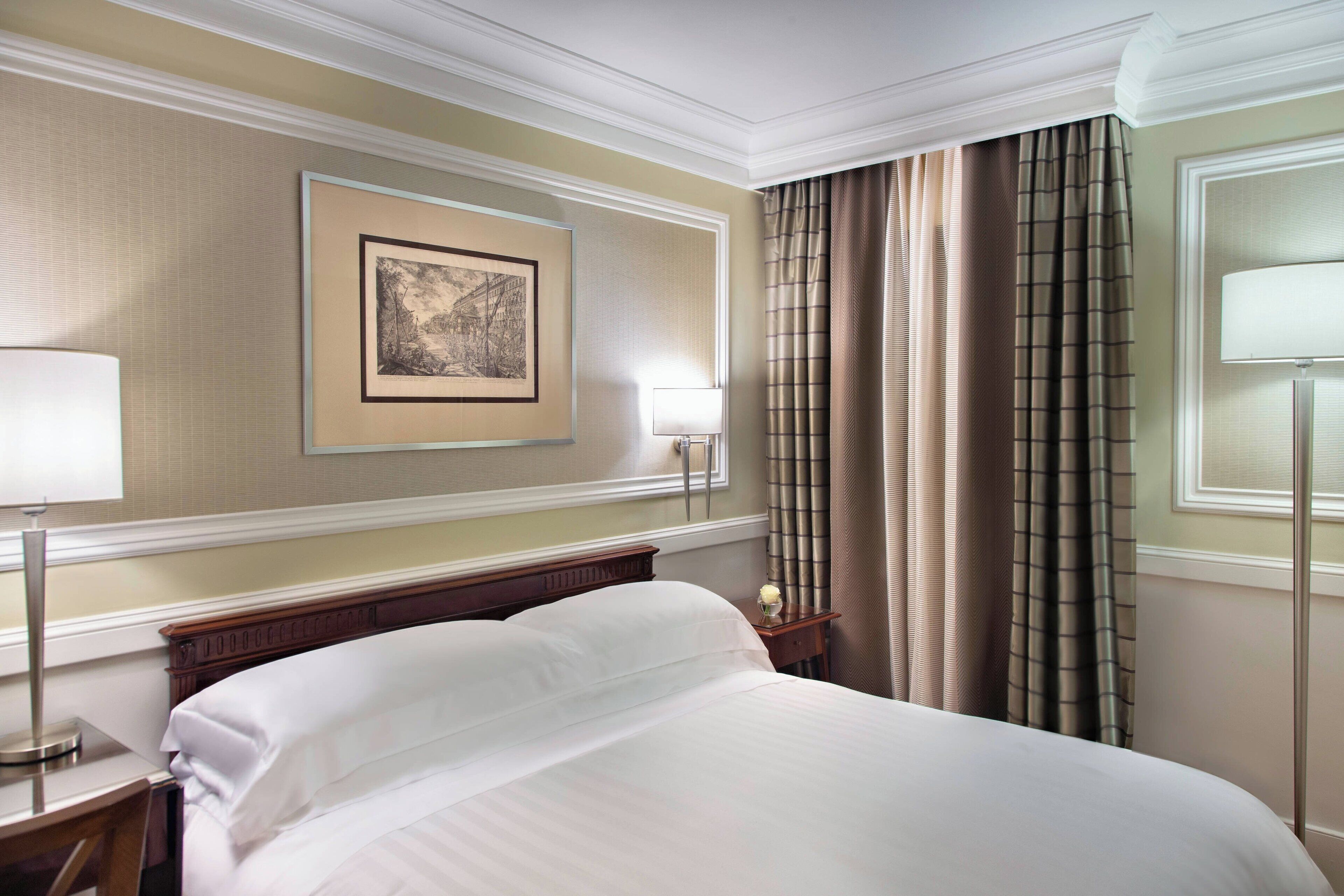 Deluxe Room, 1 Double Bed | Down comforters, minibar, in-room safe, desk