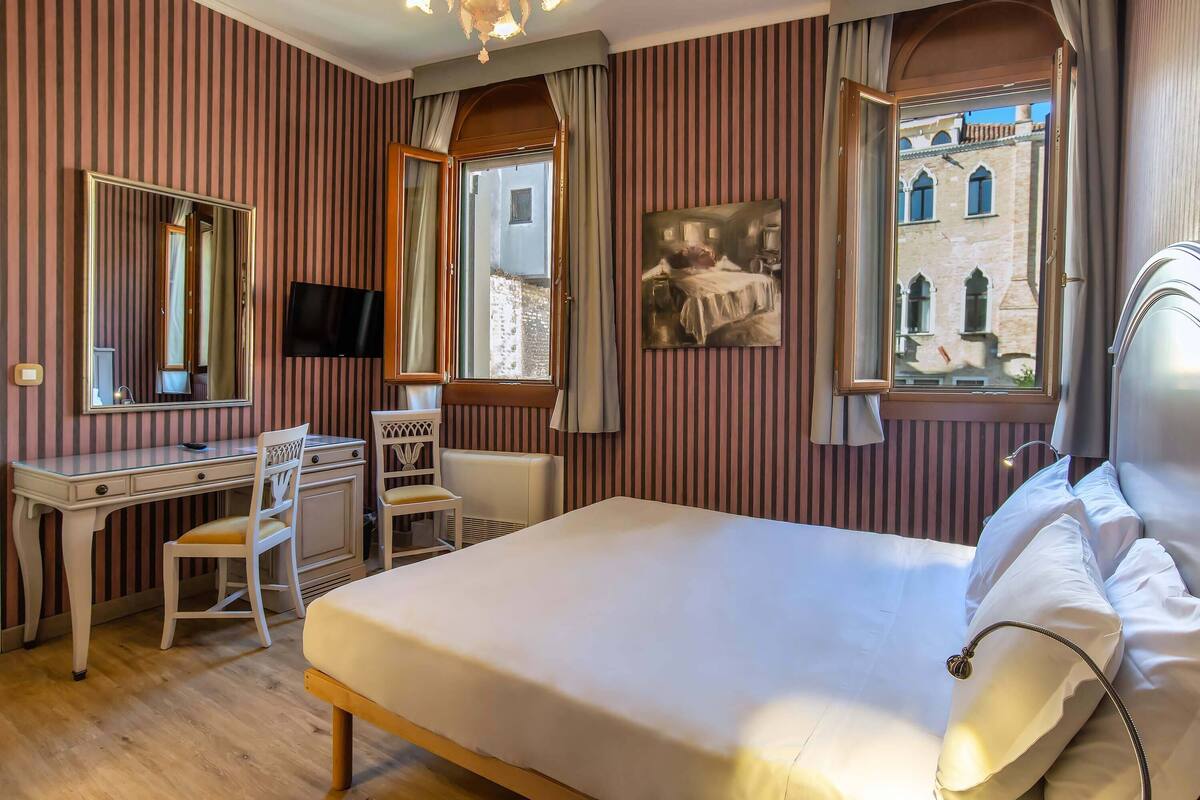 Classic Double or Twin Room