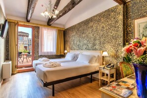 Comfort Double Room, Terrace | 1 bedroom, premium bedding, minibar, in-room safe
