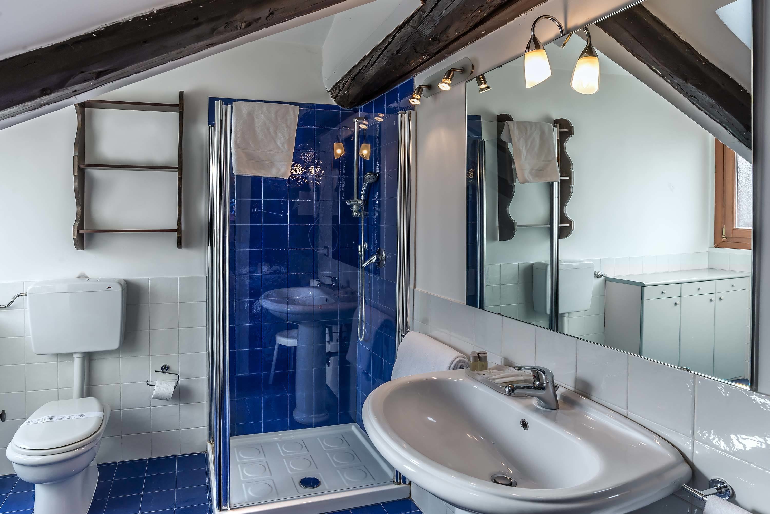 classic double or twin room | bathroom | free toiletries, hair dryer, towels