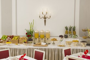 Daily buffet breakfast (EUR 13 per person)