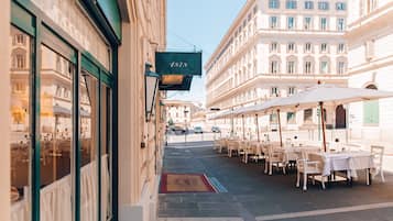 Aperto a colazione, pranzo e cena