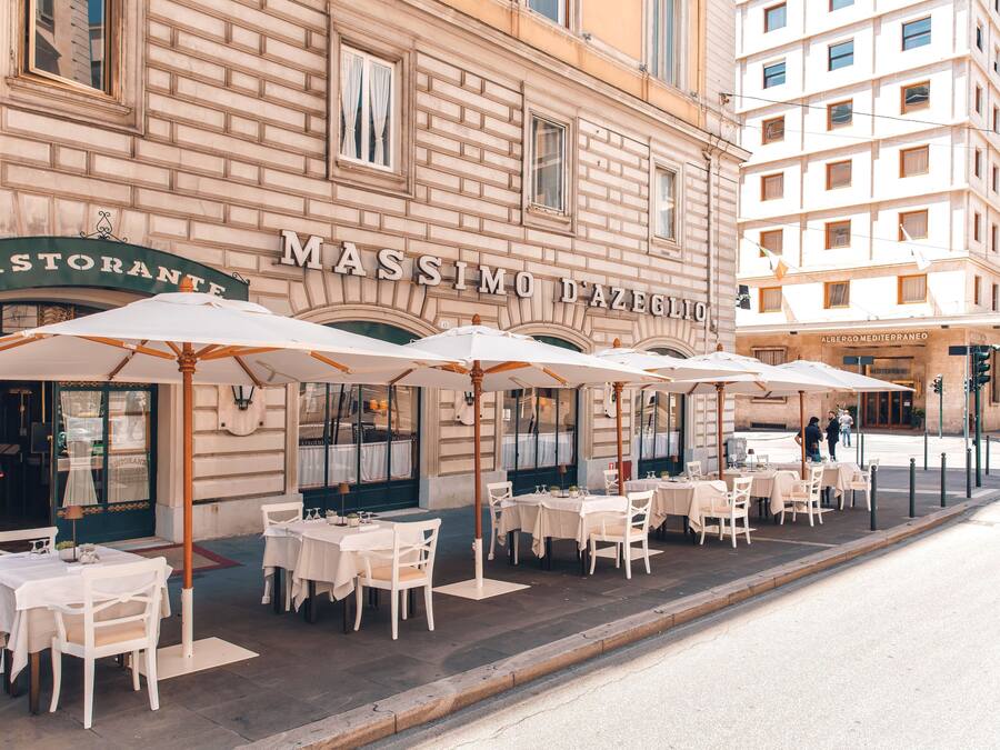 Café da manhã, almoço e jantar; culinária italiana