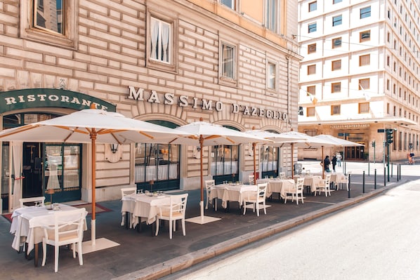 Breakfast, lunch, dinner served; Italian cuisine