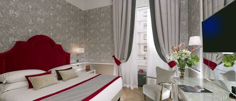 Camera Premium con letto matrimoniale o 2 letti singoli | Minibar, una cassaforte in camera, con stile personalizzato