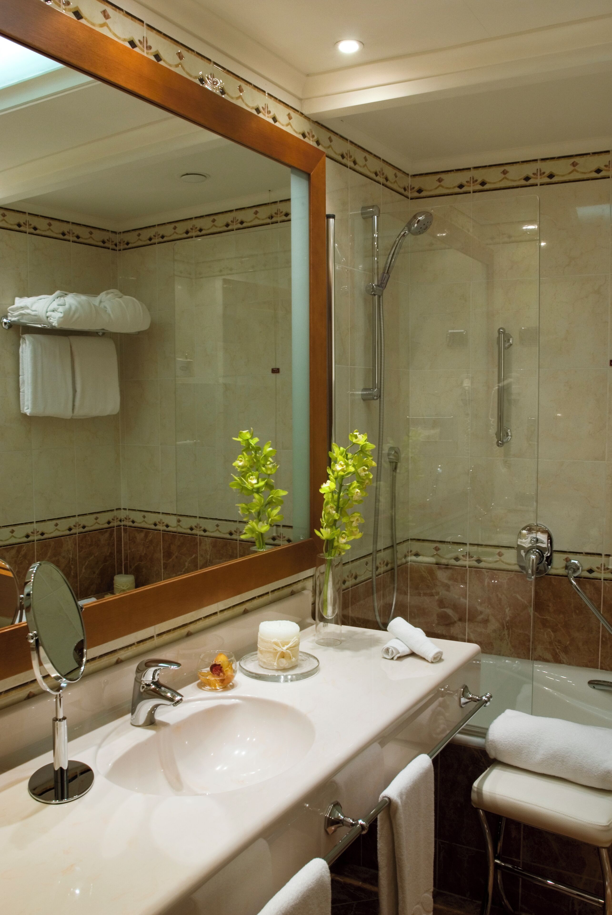 standard double or twin room | bathroom | free toiletries, hair dryer, bidet, towels