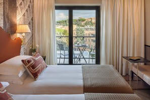 Deluxe Double or Twin Room, Balcony | Balcony - Starhotels Michelangelo (Rome)