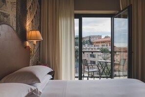 1 bedroom, premium bedding, minibar, in-room safe