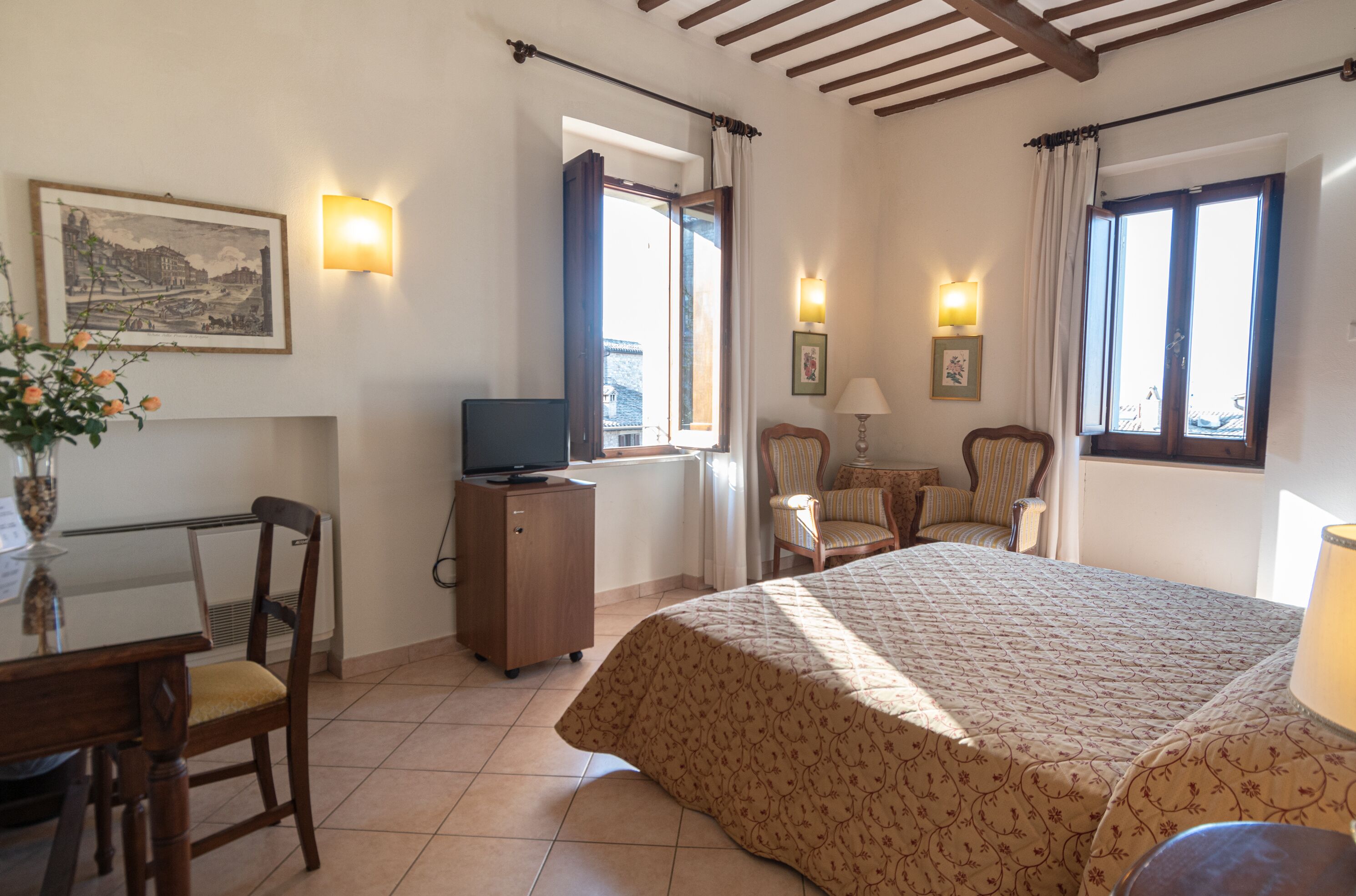 double room | 1 bedroom, desk, free wifi, bed sheets