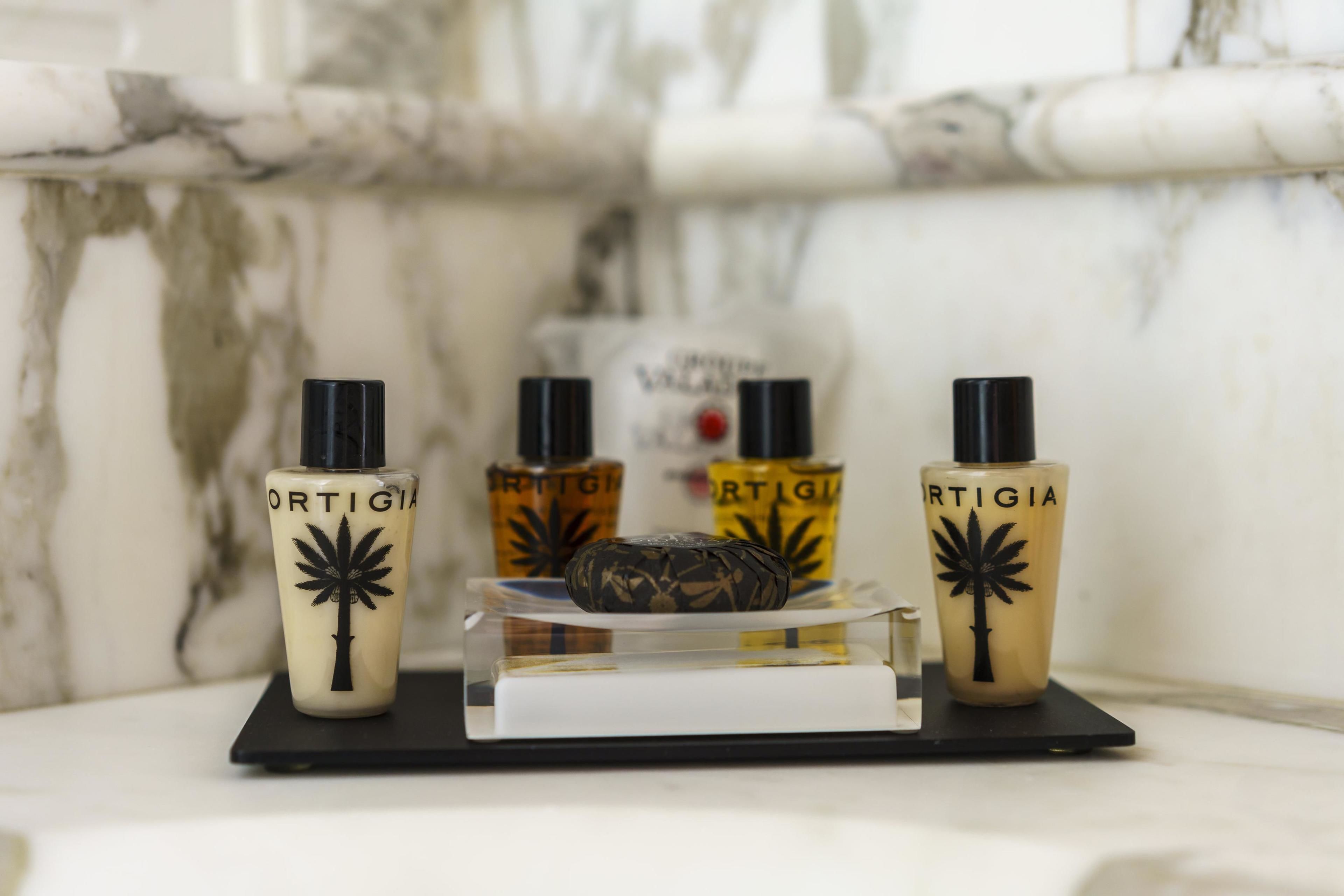 1 bedroom, premium bedding, down duvets, minibar