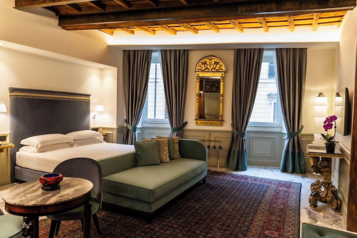 Junior Suite Executive | Sengetøy av topp kvalitet, dundyner, minibar og safe på rommet