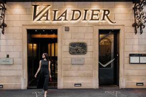 Interior entrance - Valadier Hotel (Rome)