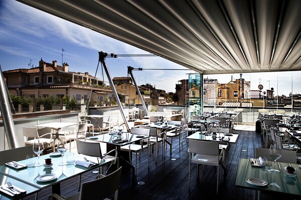 3 restaurants, lunch, dinner served; Mediterranean cuisine - Valadier Hotel (Rome)