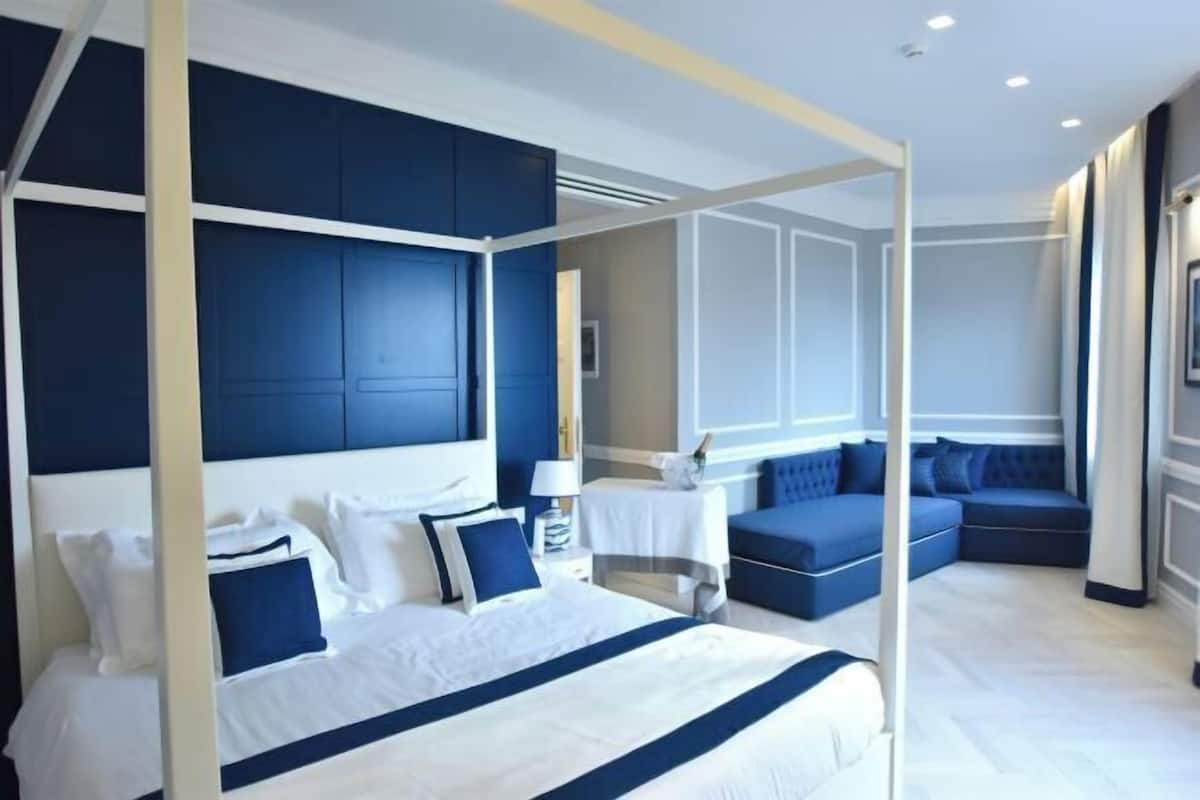 1 habitación, edredón, minibar y caja de seguridad en la habitación