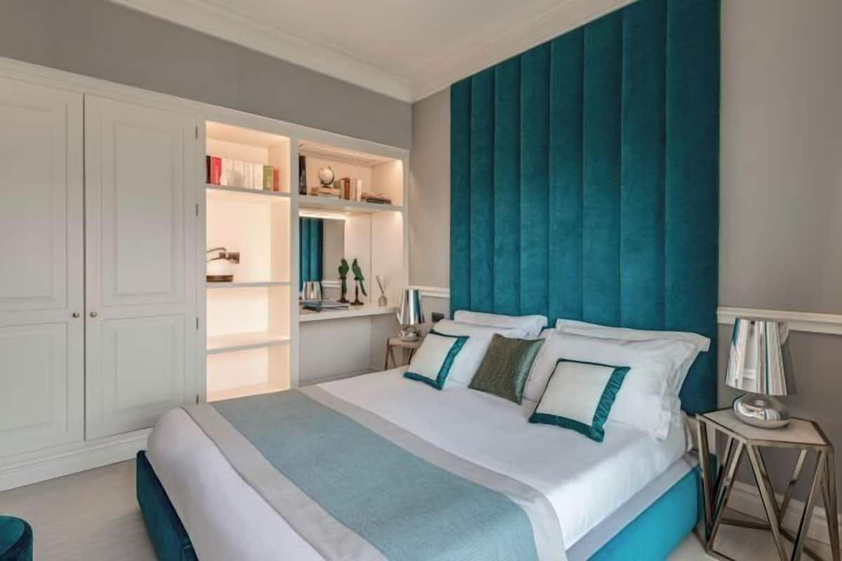 1 habitación, edredón, minibar y caja de seguridad en la habitación