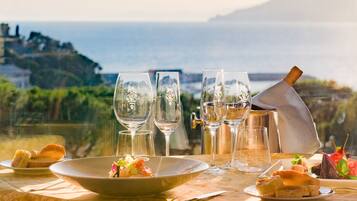 2 ristoranti, aperti a colazione e a cena, cucina italiana