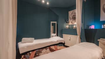 Behandelingskamers voor koppels, hotstone-massages