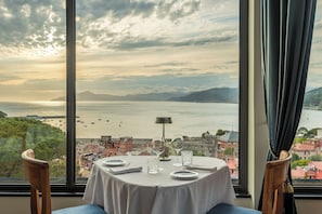 2 ristoranti; aperti a colazione e a cena