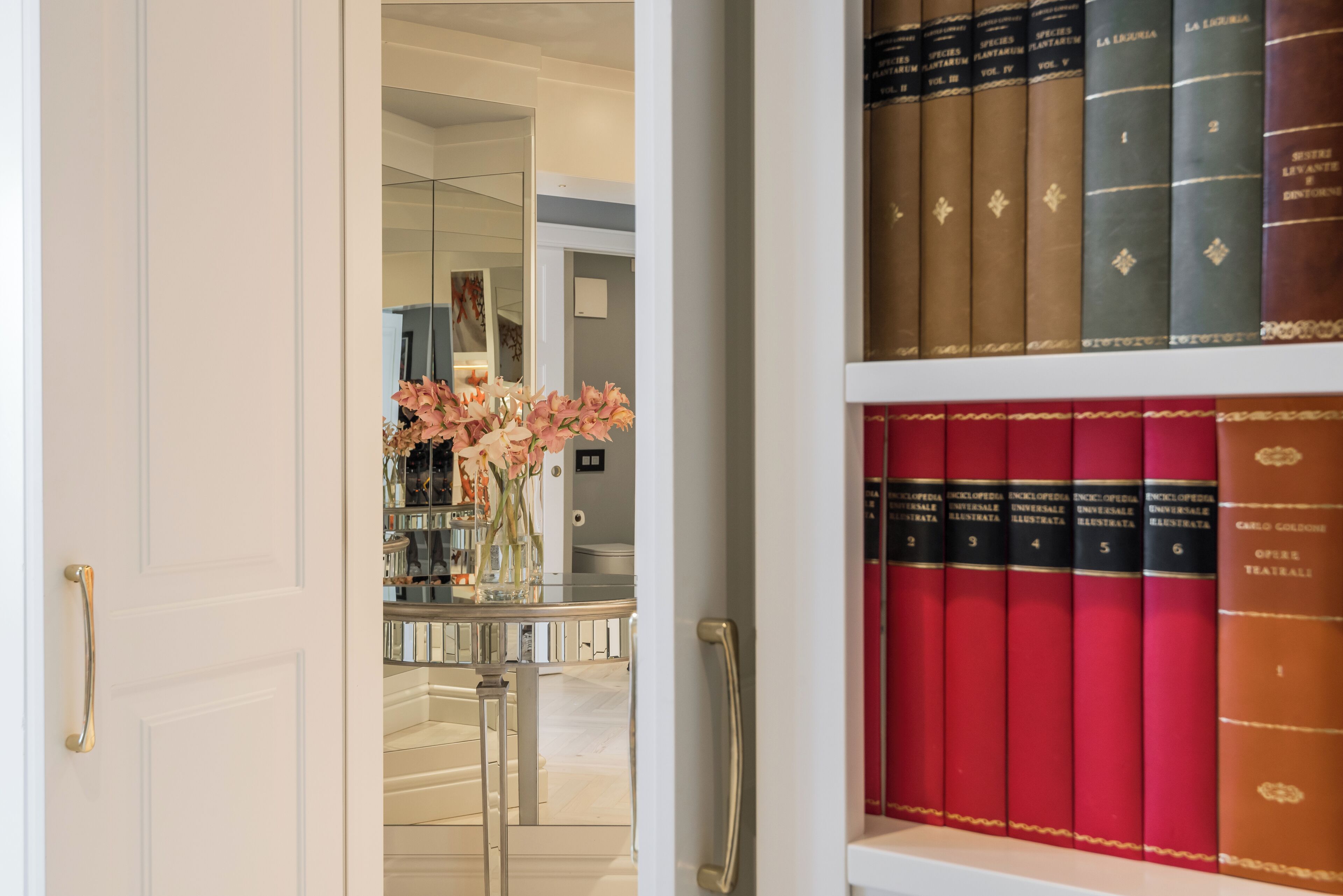 suite deluxe, terrazzo, vista mare parziale (portovenere) | 1 bedroom, down duvets, minibar, in-room safe