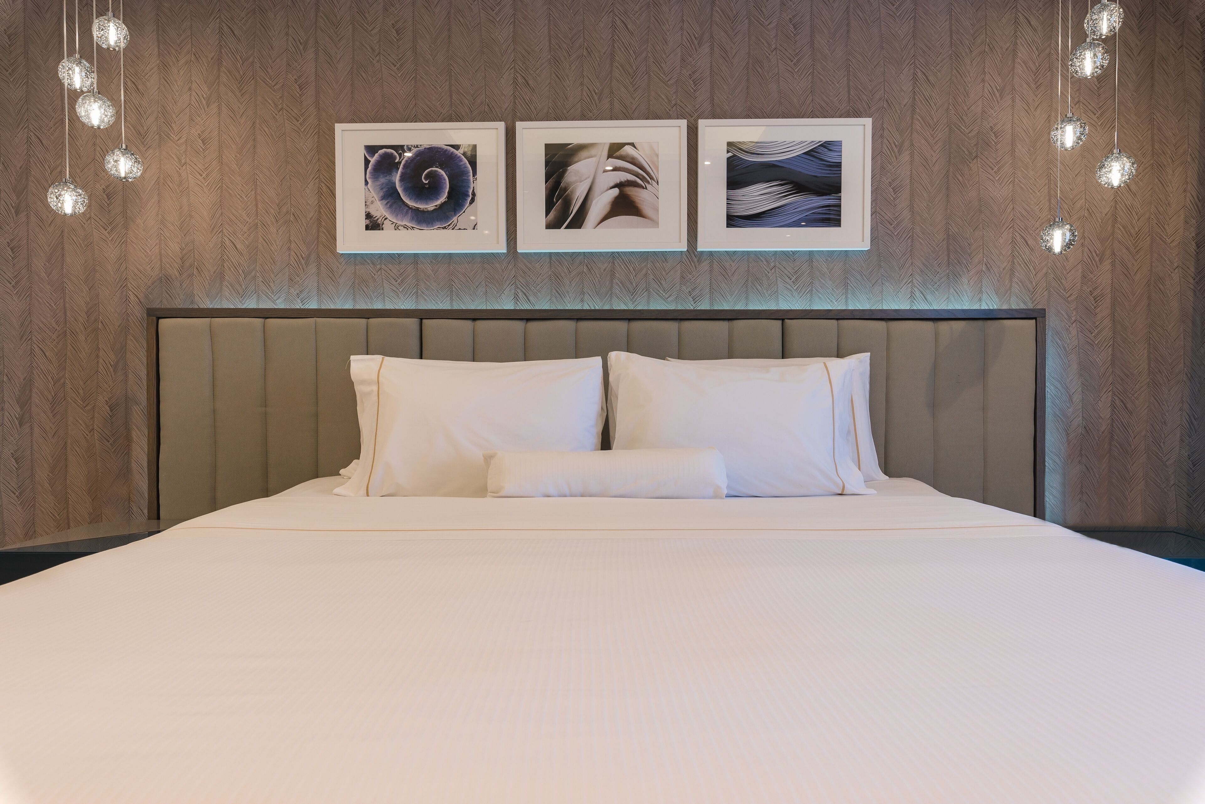 Premium Suite, 1 Bedroom, Non Smoking | Premium bedding, minibar, in-room safe, desk