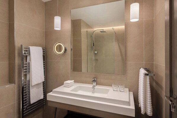 Bathroom - The Westin Dragonara Resort, Malta (St. Julian's)