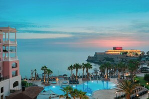Pool - The Westin Dragonara Resort, Malta (St. Julian's)