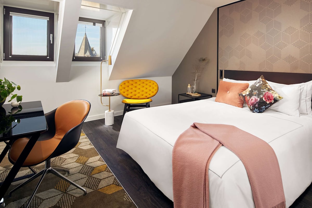 In-room safe, desk, soundproofing, iron/ironing board