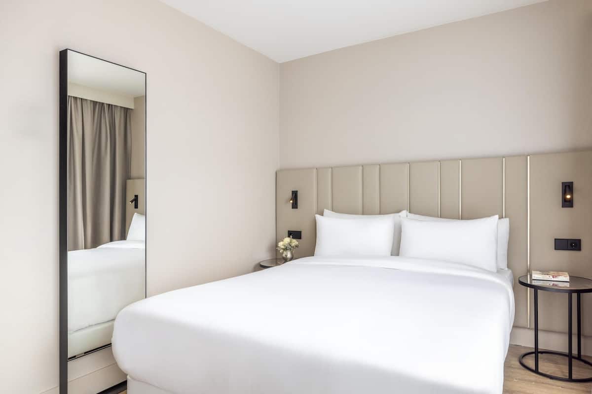 Minibar, in-room safe, desk, blackout drapes