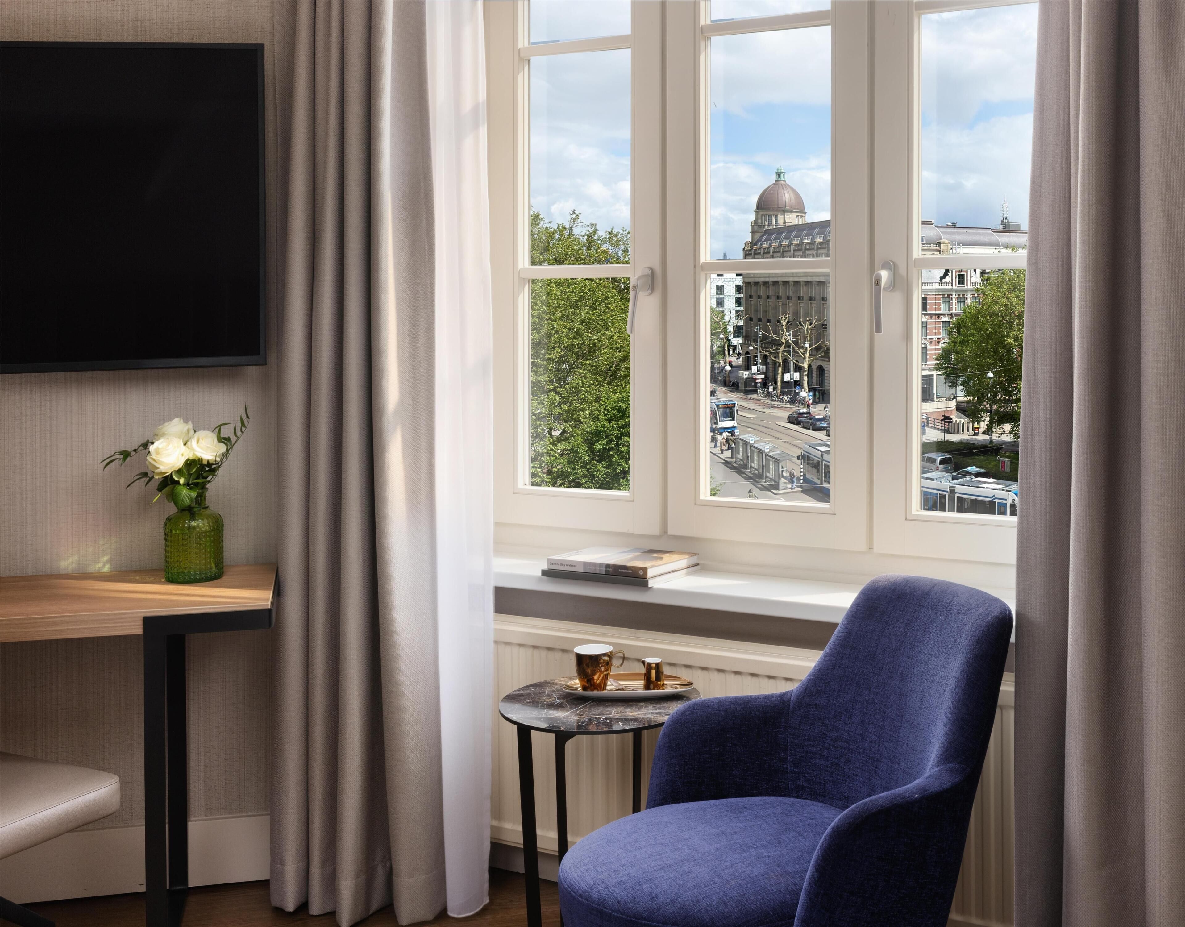 Superior Room, City View | Minibar, in-room safe, desk, blackout drapes
