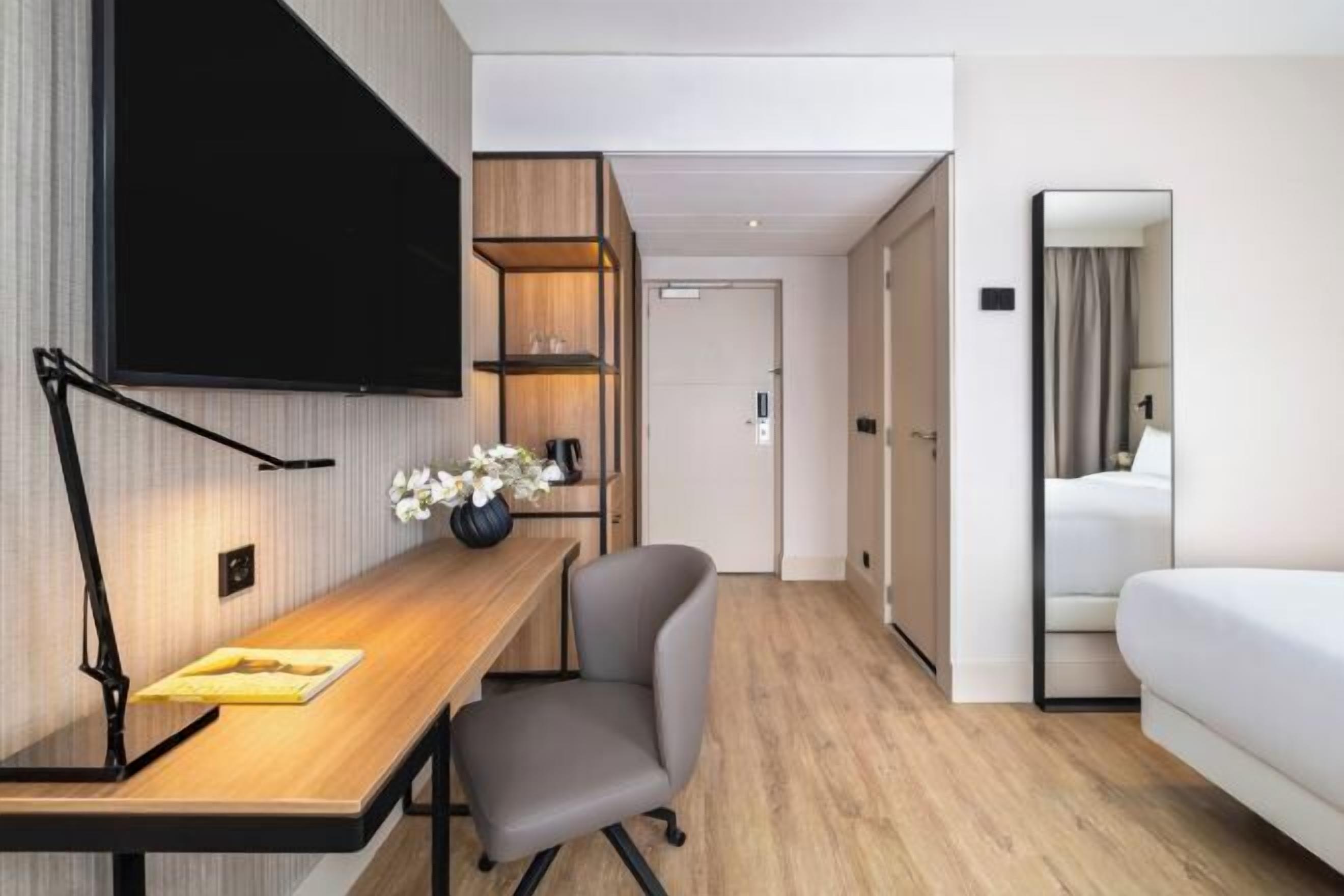 Minibar, in-room safe, desk, blackout curtains