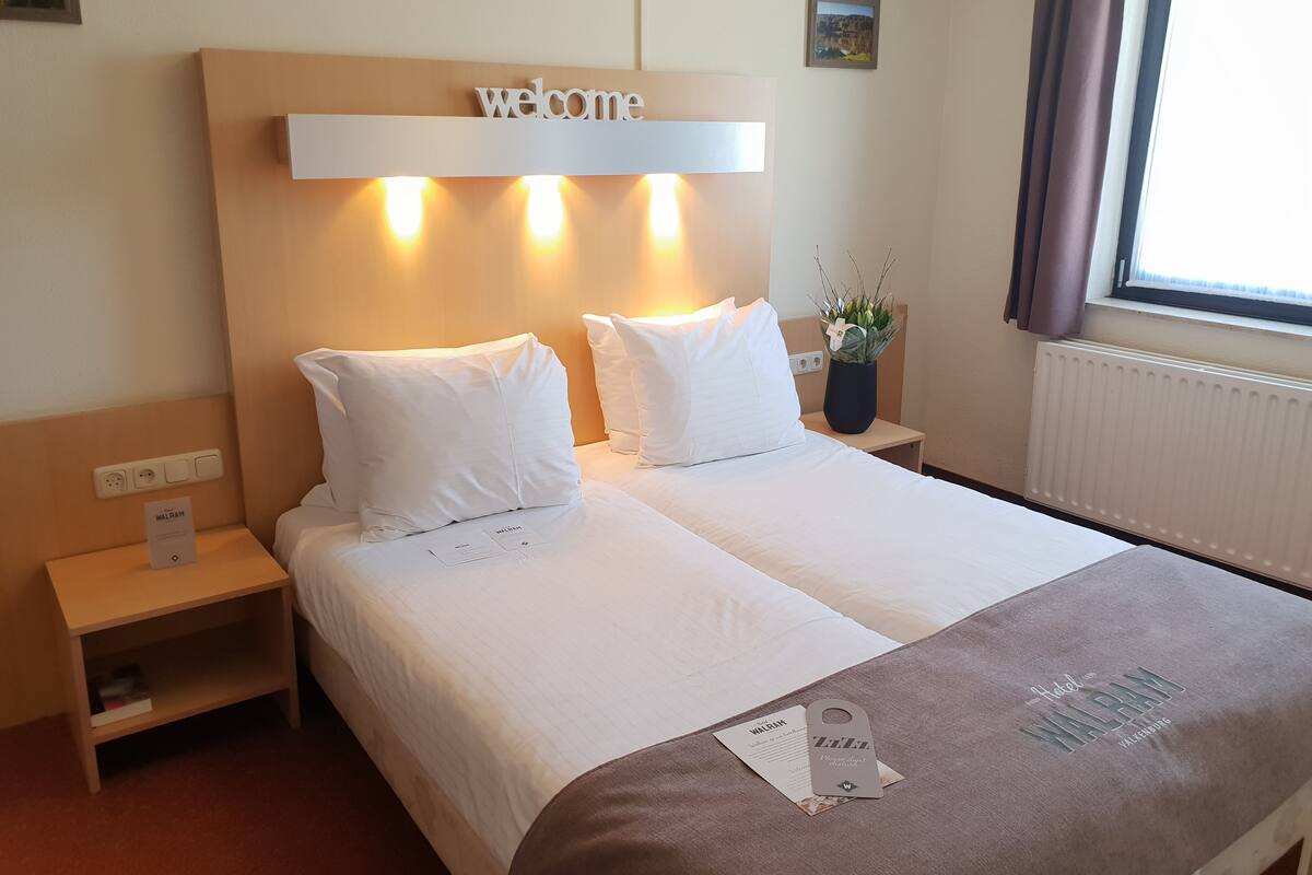 Desk, free WiFi, bed sheets