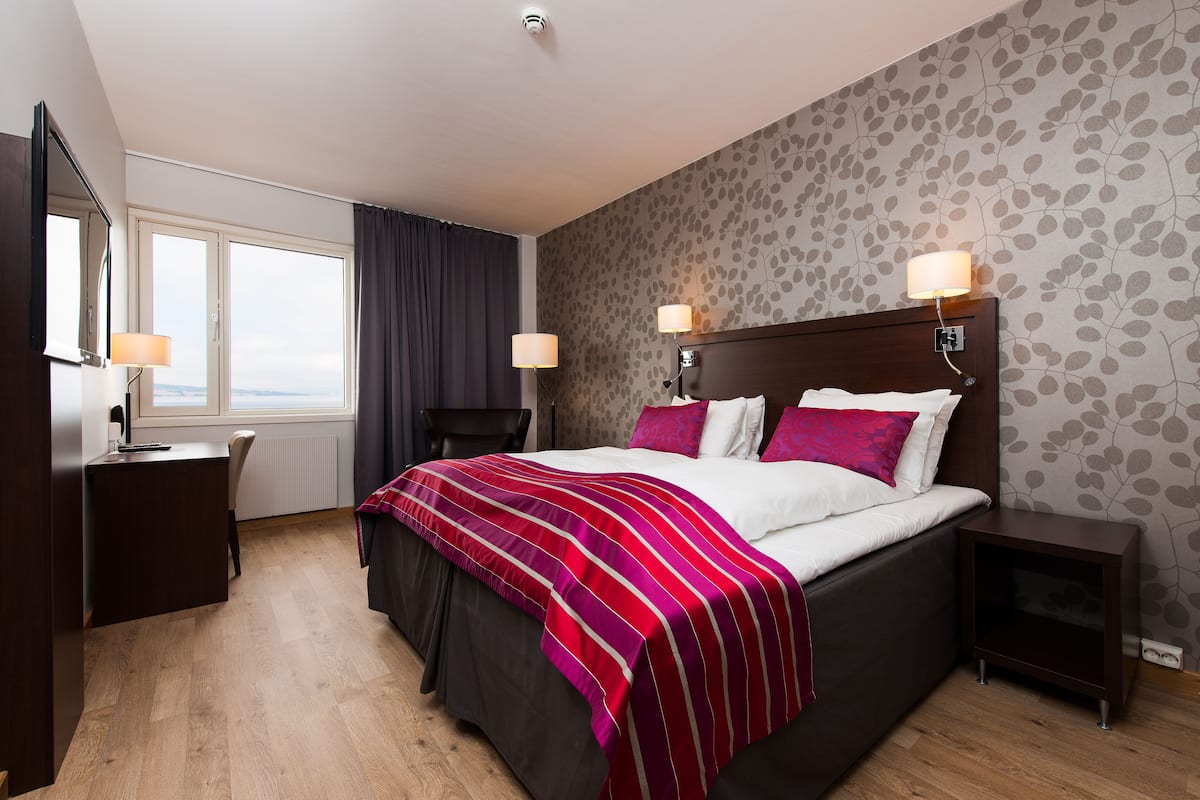 Literie hypoallergénique, surmatelas, rideaux occultants