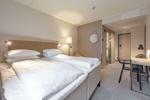 Hypo-allergenic bedding, desk, laptop workspace, free WiFi