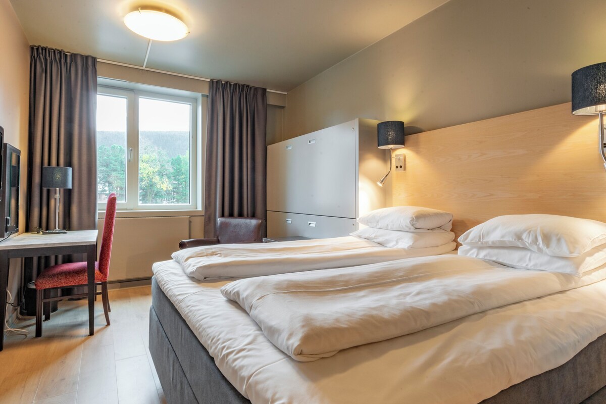 Habitación cuádruple familiar (Standard) | Ropa de cama hipoalergénica y escritorio 