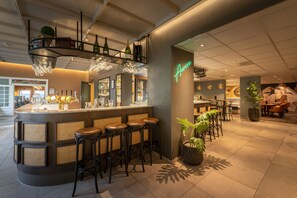 酒吧（店内）