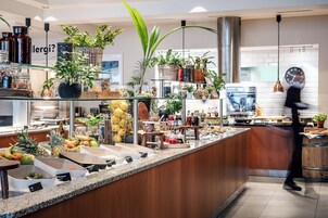 Free daily buffet breakfast