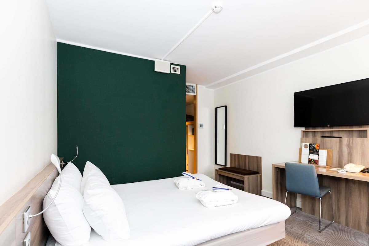 Rom – superior, 1 dobbeltseng med sovesofa | Skrivebord, blendingsgardiner og barnesenger (inkludert)