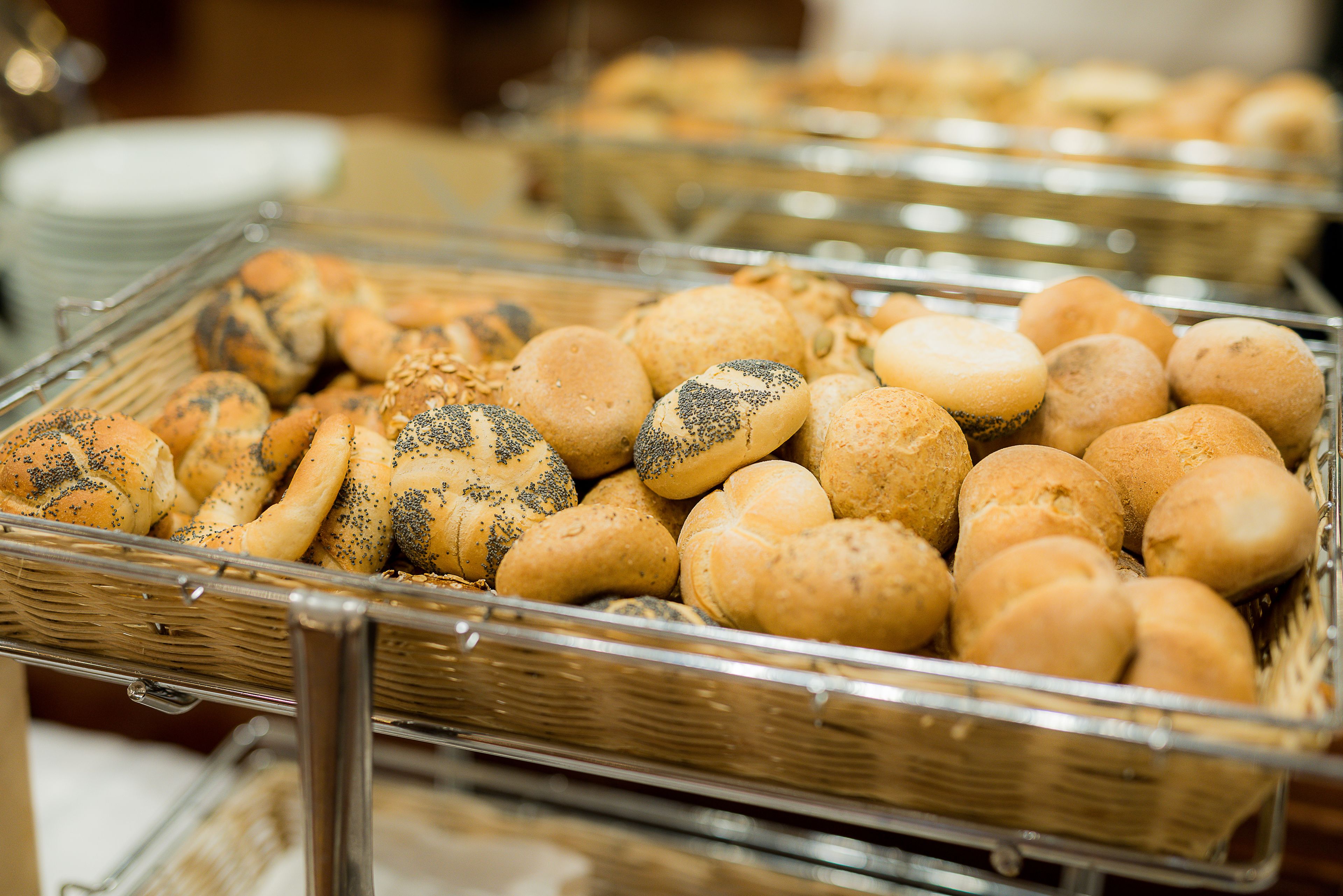 daily buffet breakfast (pln 70 per person)